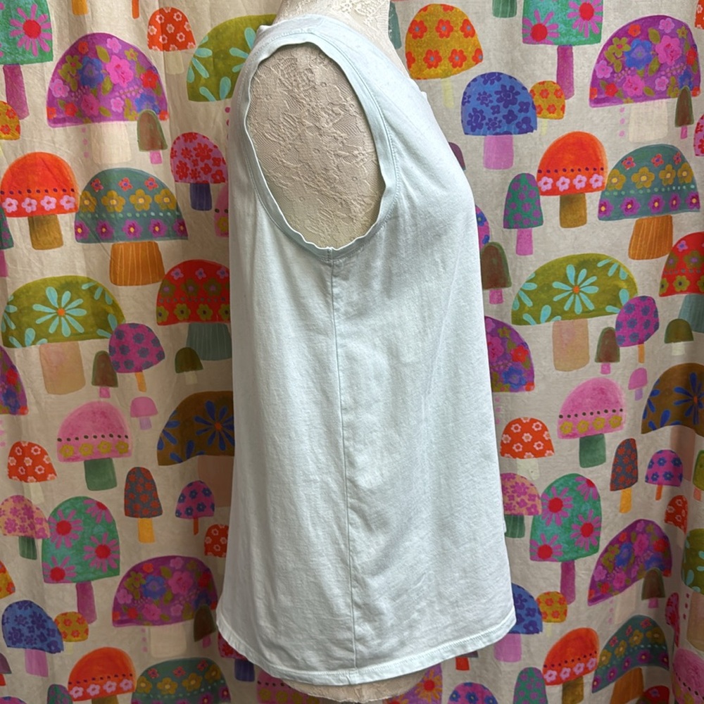 Life is Good Women’s Tank Top. Large - Picture 3 of 8